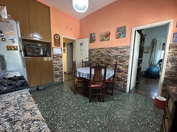 VENTA CASA 4 AMB+DPTO MONOAMB S/LOTE 400 M2 LOMAS
