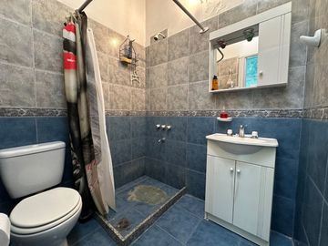 VENTA CASA 4 AMB+DPTO MONOAMB S/LOTE 400 M2 LOMAS