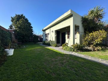 VENTA CASA 4 AMB+DPTO MONOAMB S/LOTE 400 M2 LOMAS