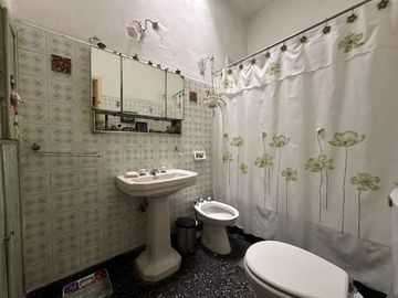 VENTA CASA 4 AMB+DPTO MONOAMB S/LOTE 400 M2 LOMAS