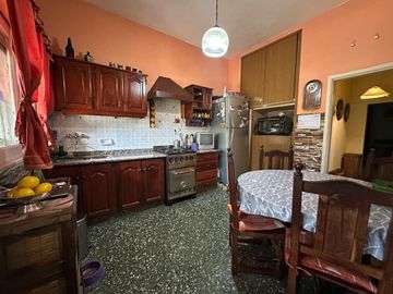 VENTA CASA 4 AMB+DPTO MONOAMB S/LOTE 400 M2 LOMAS