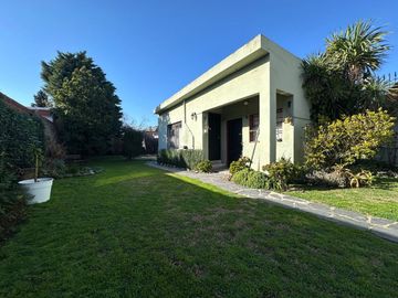 VENTA CASA 4 AMB+DPTO MONOAMB S/LOTE 400 M2 LOMAS