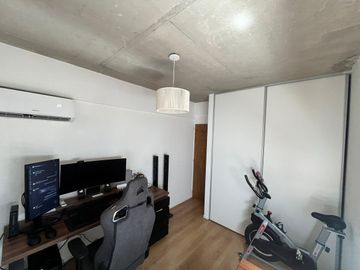 Venta depto cuatro amb en Castelar con cochera