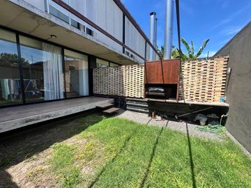 Venta depto cuatro amb en Castelar con cochera