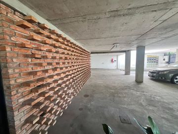 Venta depto cuatro amb en Castelar con cochera