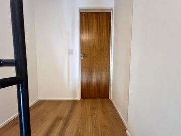 Venta depto cuatro amb en Castelar con cochera