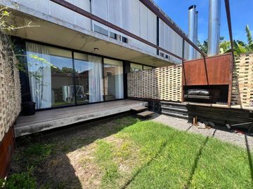 Venta depto cuatro amb en Castelar con cochera
