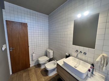 Venta depto cuatro amb en Castelar con cochera