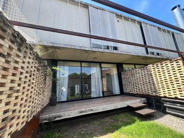 Venta depto cuatro amb en Castelar con cochera