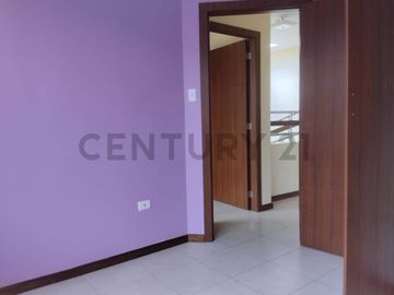 Casa Duplex-Instituto Rumiñahui-Sangolqui- 75000 negociables