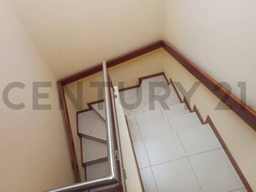 Casa Duplex-Instituto Rumiñahui-Sangolqui- 75000 negociables