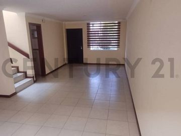 Casa Duplex-Instituto Rumiñahui-Sangolqui- 75000 negociables