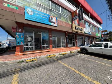 Rento local 100 m2 sector el Triangulo Av. Gral Enriquez - Valle de los Chillos