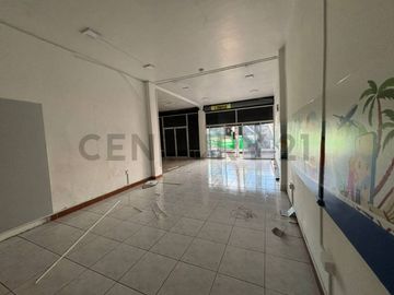 Rento local 100 m2 sector el Triangulo Av. Gral Enriquez - Valle de los Chillos