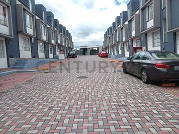 CASA EN VENTA CONJUNTO NAVARRA II