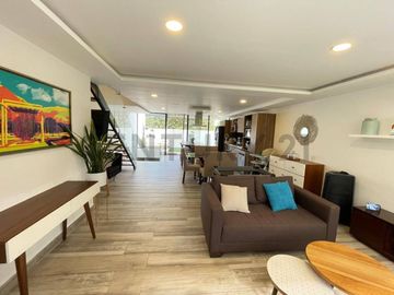 En venta casa con patio en conjunto privado. Sector Tumbaco