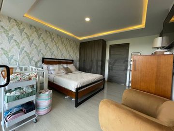 En venta casa con patio en conjunto privado. Sector Tumbaco