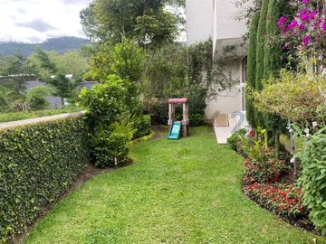 Hermoso Departamento con Jardín en San Patricio Cumbayá
