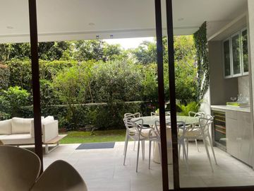 Hermoso Departamento con Jardín en San Patricio Cumbayá