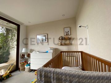 Hermoso Departamento con Jardín en San Patricio Cumbayá