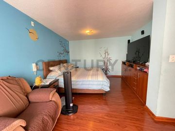 En venta casa con patio. Sector Jipijapa