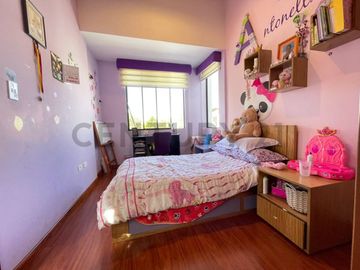 En venta casa con patio. Sector Jipijapa