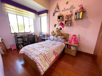 En venta casa con patio. Sector Jipijapa