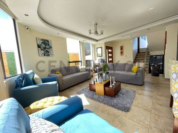 En venta casa con patio. Sector Jipijapa