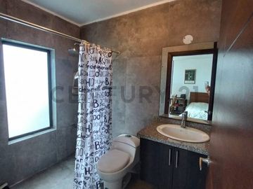 VENTA CASA 6 DORMITORIOS EN CUMBAYÁ DENTRO CONJUNTO (2 DORMITORIOS PLANTA BAJA)