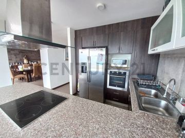 VENTA CASA 6 DORMITORIOS EN CUMBAYÁ DENTRO CONJUNTO (2 DORMITORIOS PLANTA BAJA)