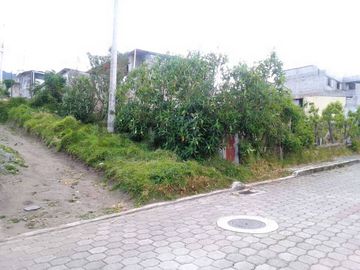 Se vende terreno esquinero en Guamanì