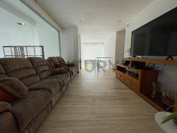 En venta casa con terreno. Sector Nayón