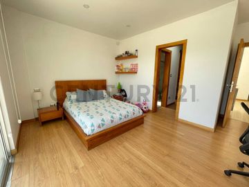 En venta casa con terreno. Sector Nayón