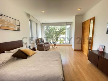 En venta casa con terreno. Sector Nayón