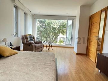 En venta casa con terreno. Sector Nayón