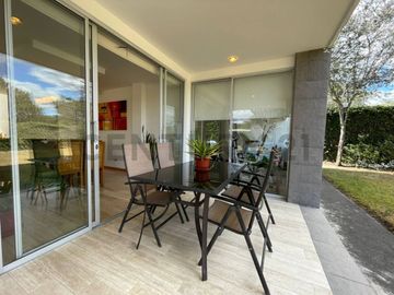En venta casa con terreno. Sector Nayón