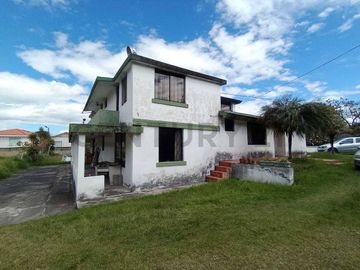 Venta de terreno 2.463 m² con casa de 200 m²