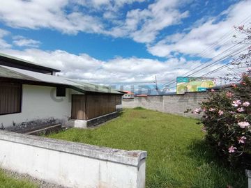 Venta de terreno 2.463 m² con casa de 200 m²