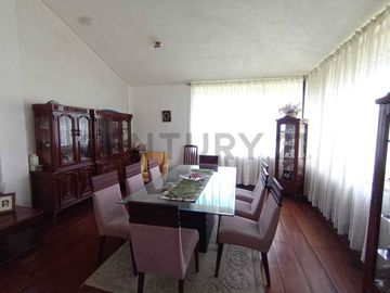 Venta de terreno 2.463 m² con casa de 200 m²