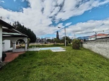 Venta de terreno 2.463 m² con casa de 200 m²