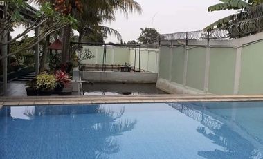 Rumah Villa Mewah Murah Plus Kolam Renang Dekat BNR, tol Jagorawi