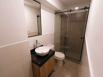 Venta de moderno tríplex en Santa Catalina –  límite con San Borja