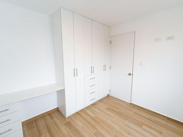 Venta de moderno tríplex en Santa Catalina –  límite con San Borja