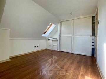 Departamento en Venta en CE39054 Gran departamento duplex a pasos de Clínica Alemana, Colegio Alemán y Universidades.