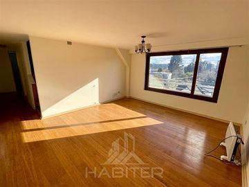 Departamento en Venta en CE39054 Gran departamento duplex a pasos de Clínica Alemana, Colegio Alemán y Universidades.