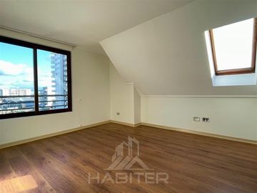 Departamento en Venta en CE39054 Gran departamento duplex a pasos de Clínica Alemana, Colegio Alemán y Universidades.