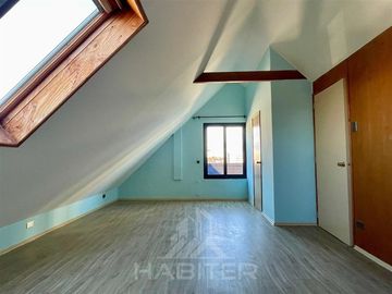 Departamento en Venta en CE39054 Gran departamento duplex a pasos de Clínica Alemana, Colegio Alemán y Universidades.