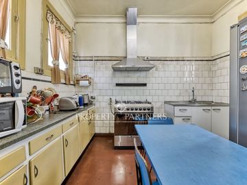 Venta de Casa con historia y gran potencial en el corazón de Ñuñoa
