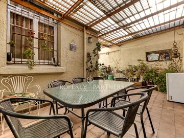 Venta de Casa con historia y gran potencial en el corazón de Ñuñoa