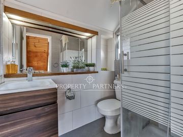 Casa Familiar remodelada con excelente conectividad.
